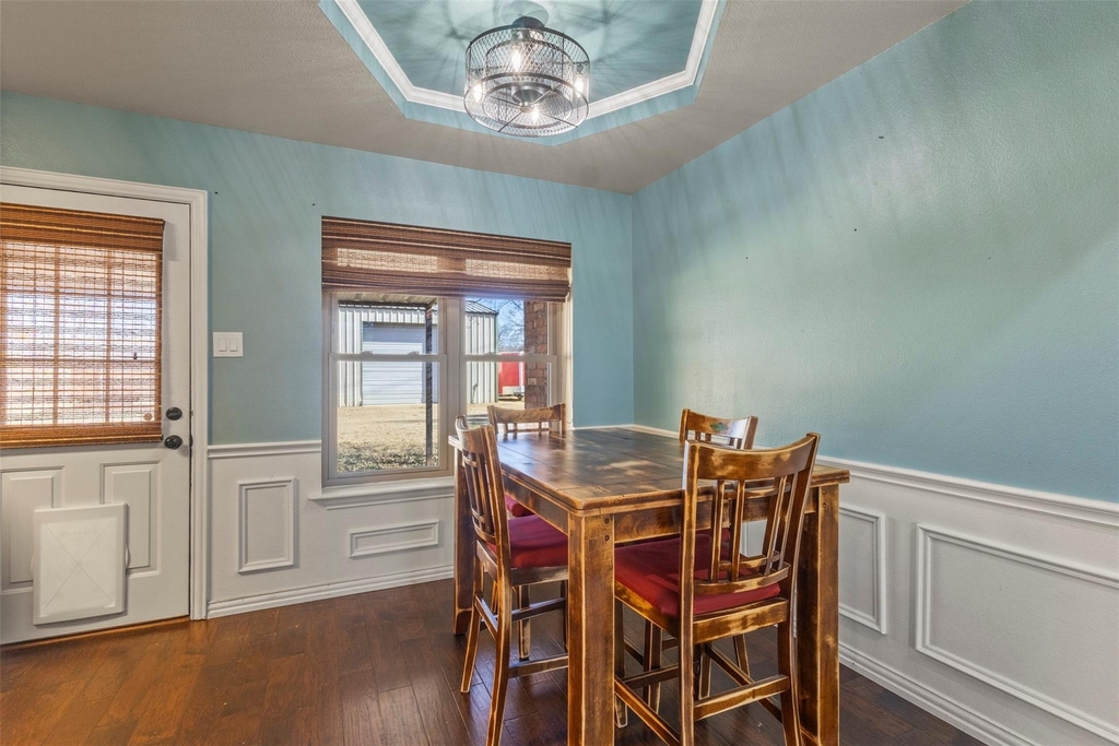 403 Carolota Street - Photo 9