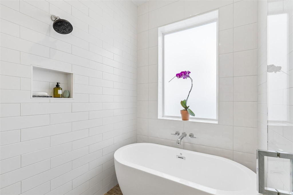 4404 Capitol Avenue - Photo 21