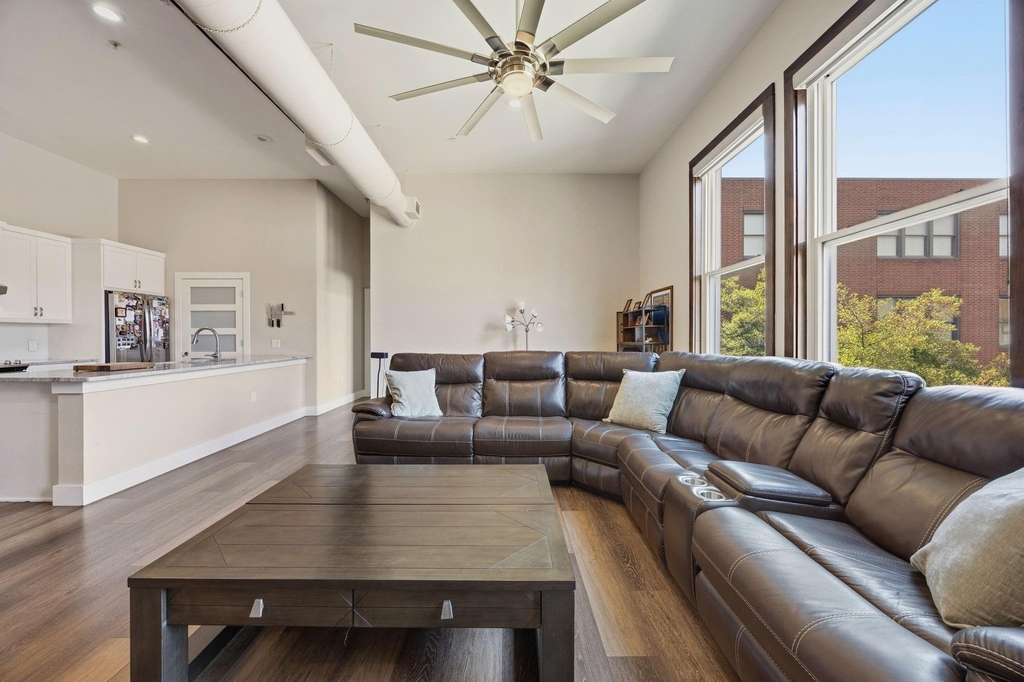 2502 Live Oak Street - Photo 2