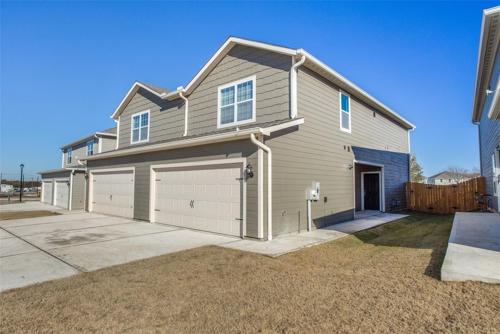 308 Stone Court - Photo 0