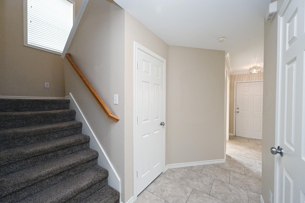 8908 Stewart Street - Photo 6