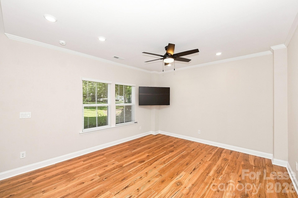 105 Goodson Place - Photo 6