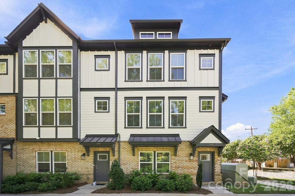 105 Goodson Place - Photo 0