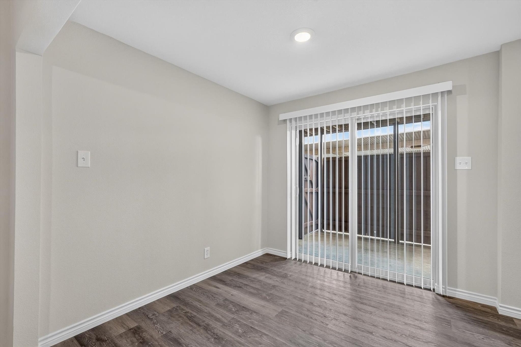 4652 Matilda Street - Photo 15
