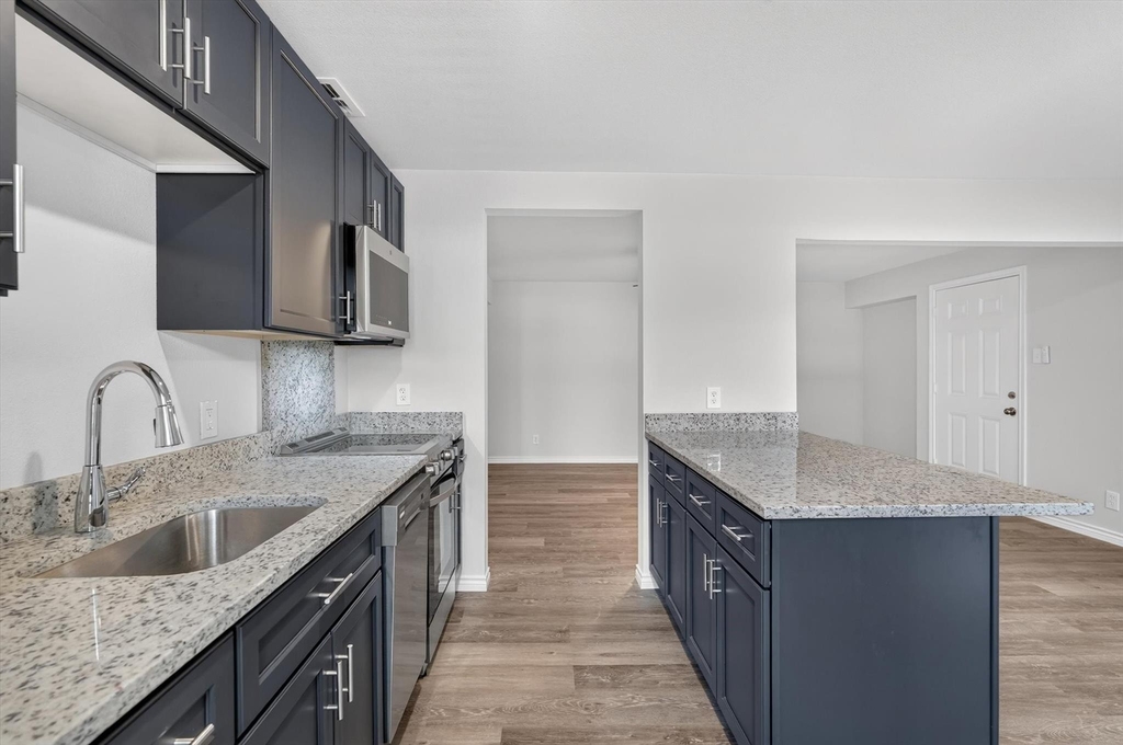 4652 Matilda Street - Photo 22