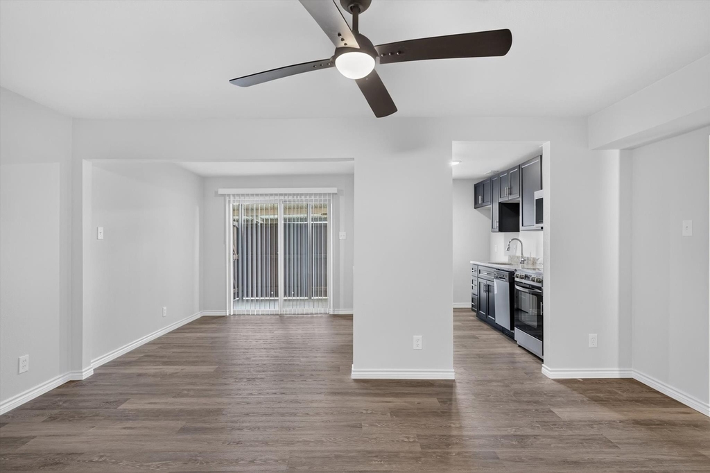 4652 Matilda Street - Photo 11