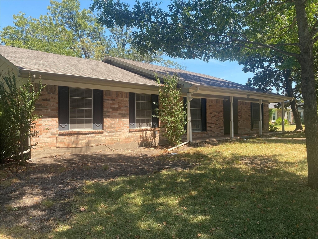 423 Shady Brook Place - Photo 1