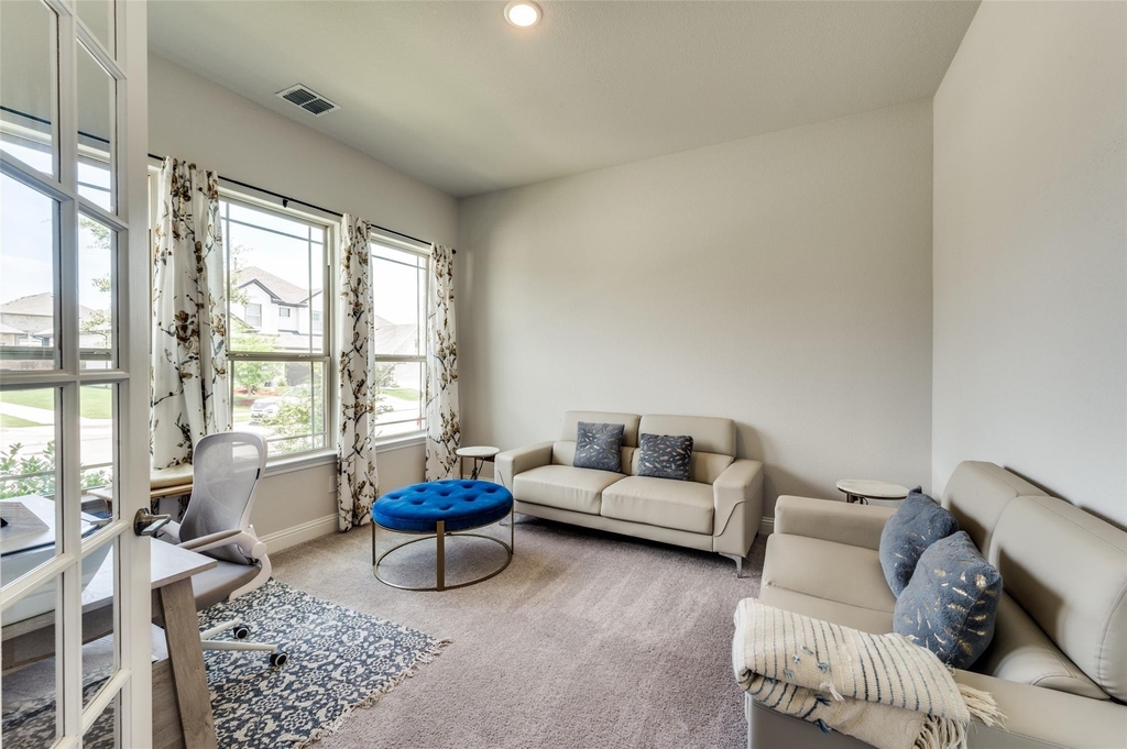 333 Foxthorne Way - Photo 2