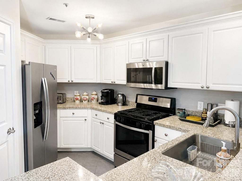18015 Kings Point Drive - Photo 2