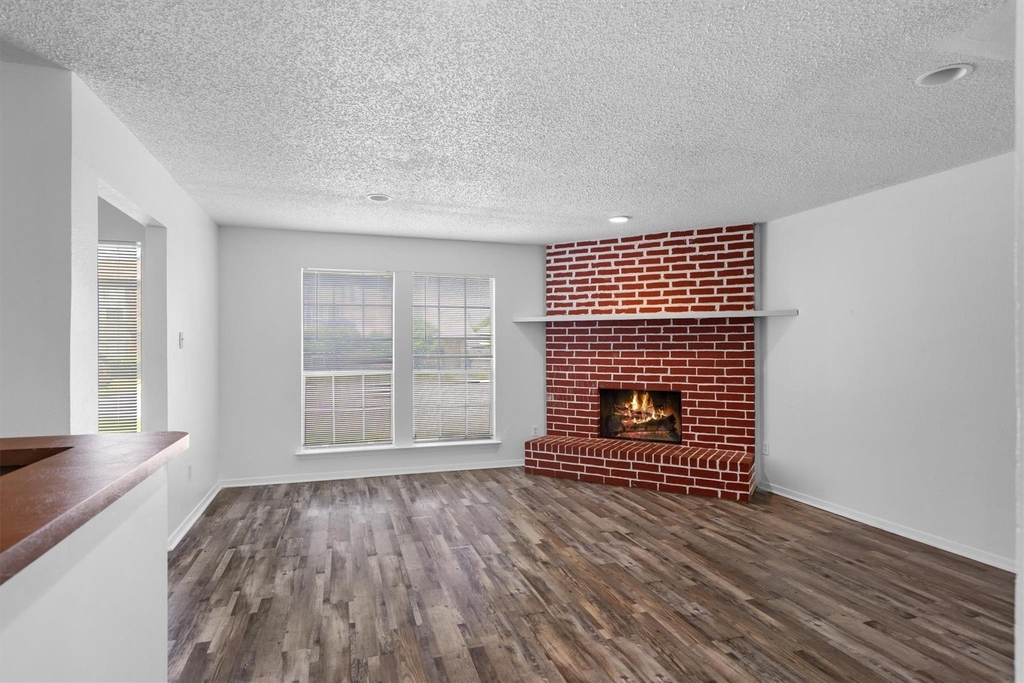 2205 Chase Court - Photo 2