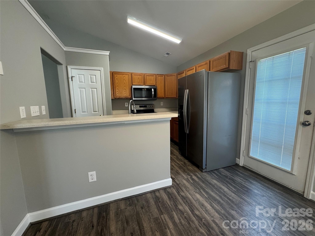 124 Crestwood Drive - Photo 3