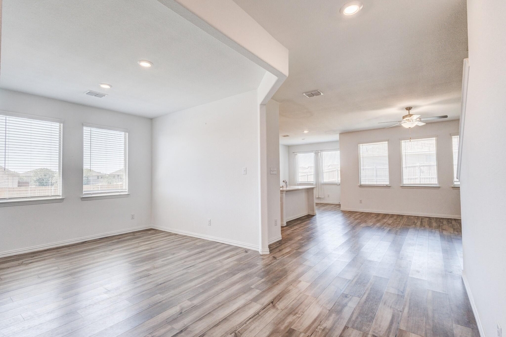 14801 Holster Trail - Photo 4