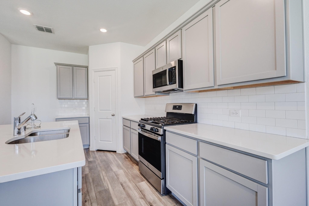 14801 Holster Trail - Photo 15