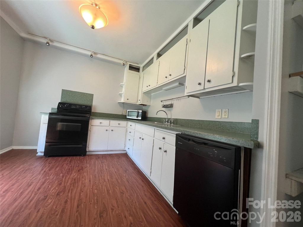 363 Pine Street - Photo 2