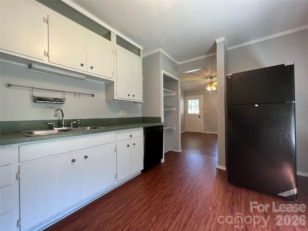 363 Pine Street - Photo 3