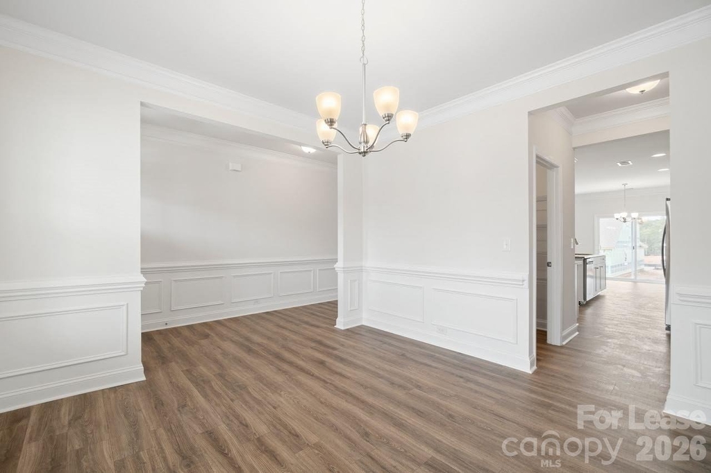 1024 Arbury Way - Photo 3