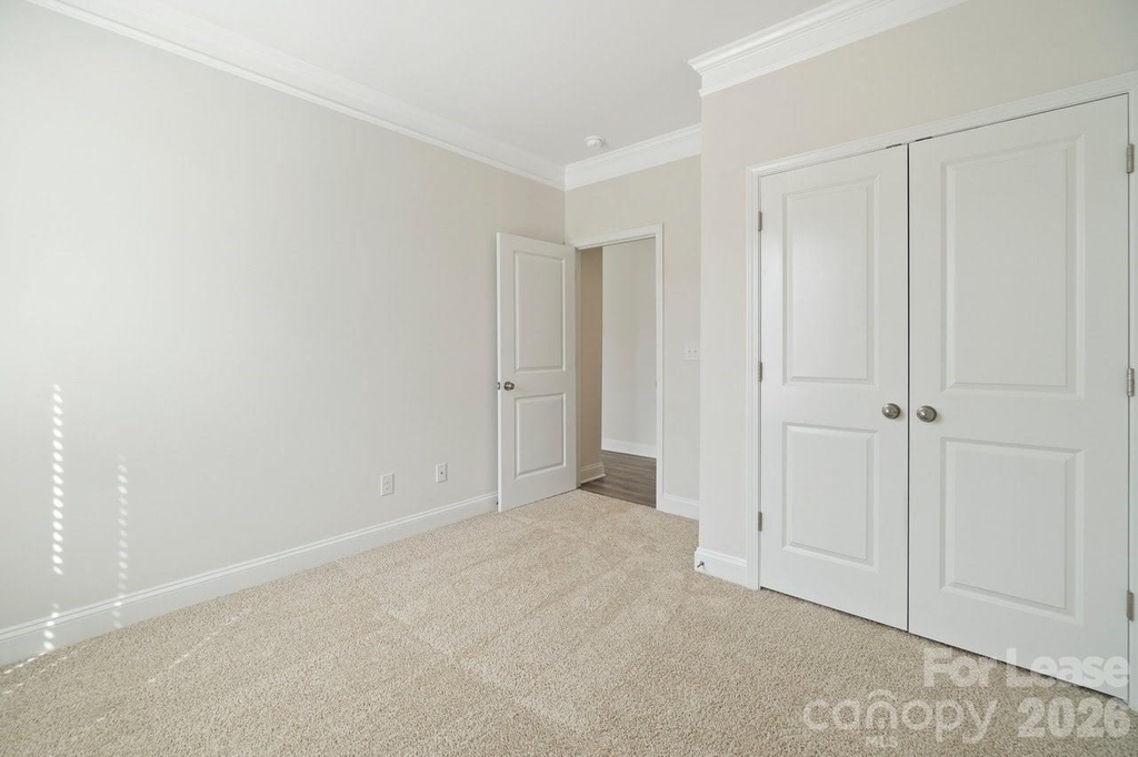 1024 Arbury Way - Photo 12