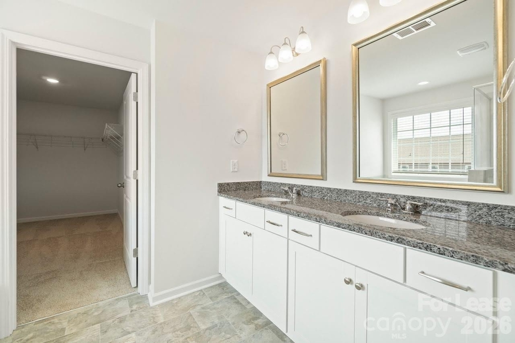 1024 Arbury Way - Photo 18