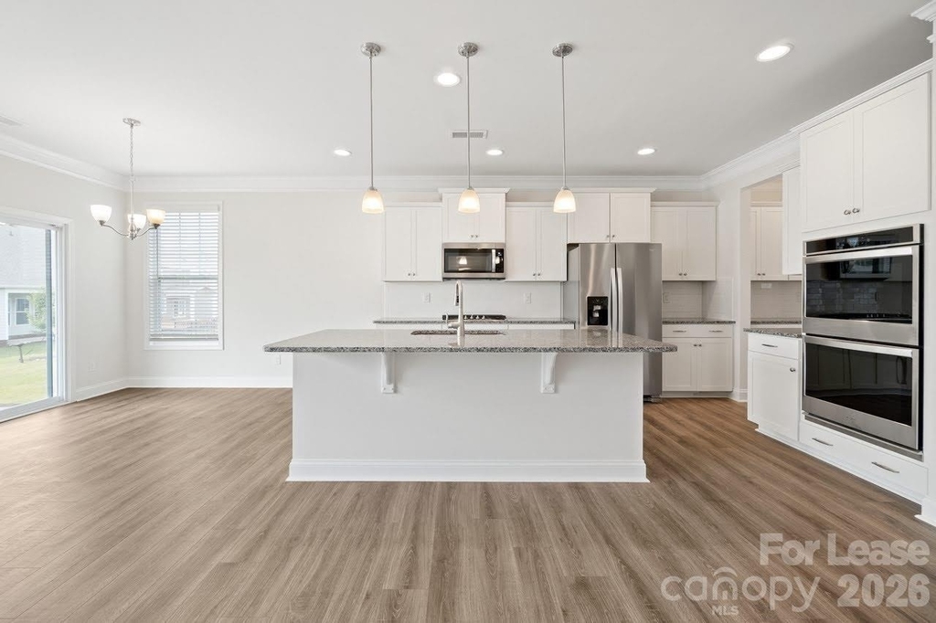 1024 Arbury Way - Photo 6