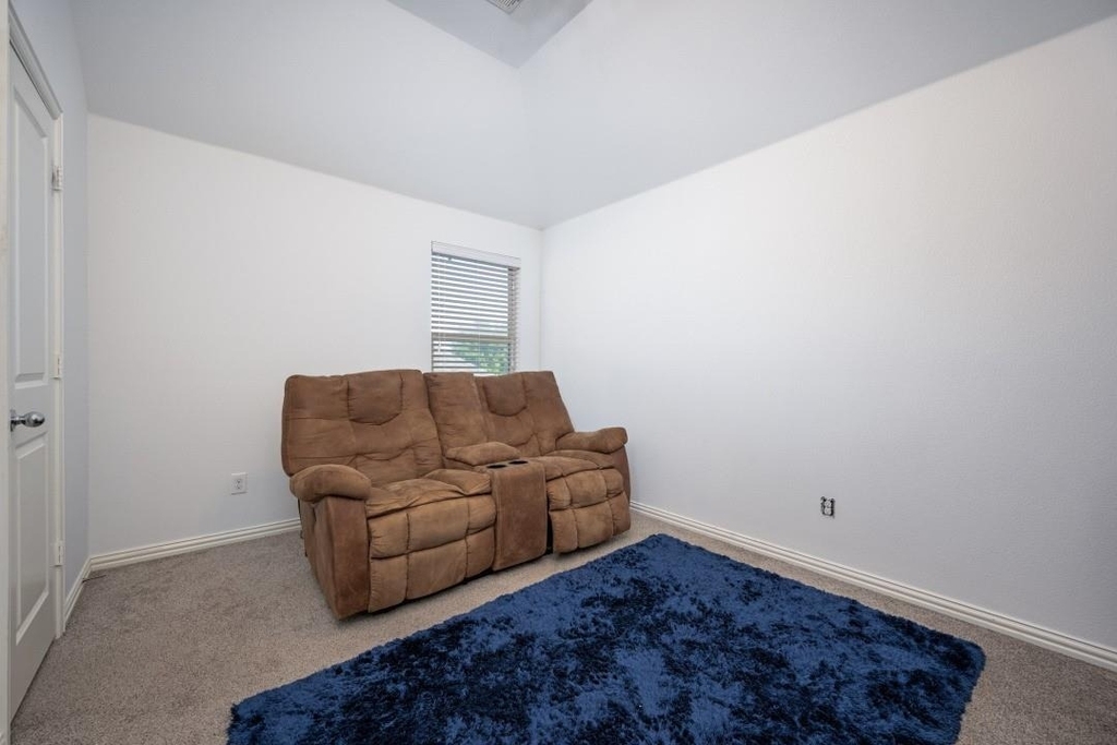 863 Forest Street - Photo 21