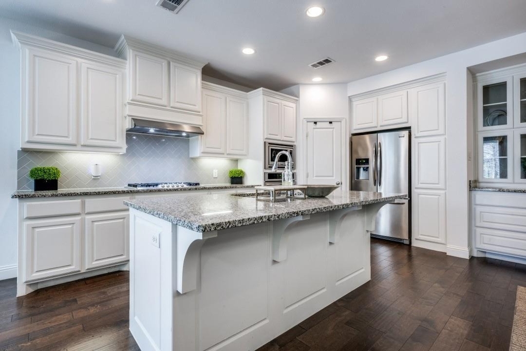 863 Forest Street - Photo 4