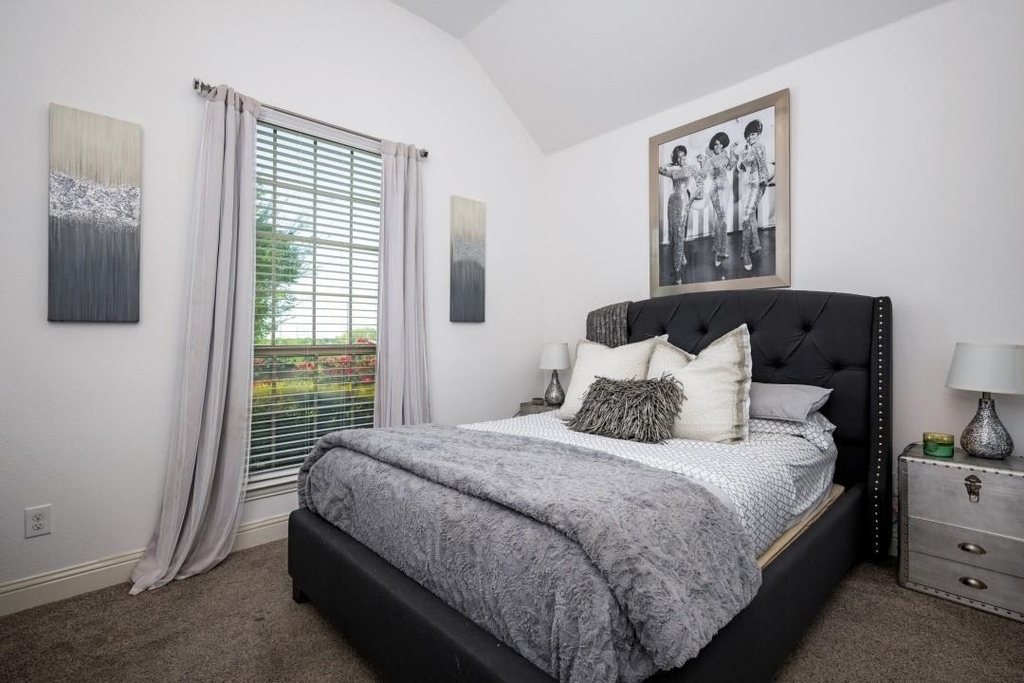 863 Forest Street - Photo 16