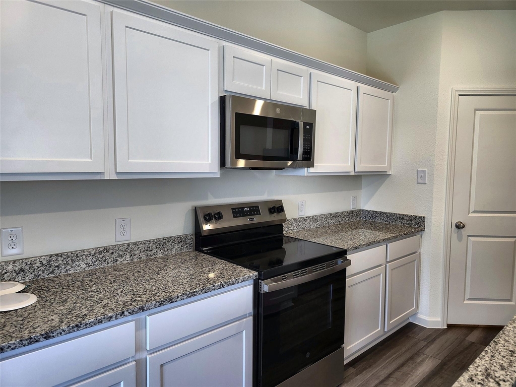 12701 Haymarket - Photo 19