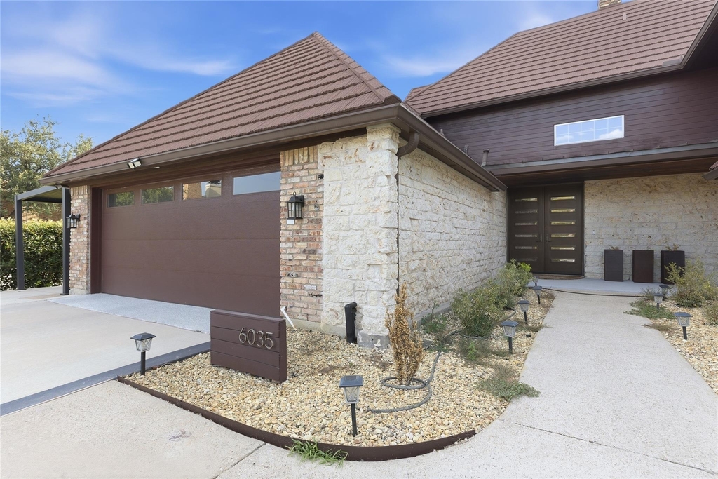 6035 Berry Trail Court - Photo 2