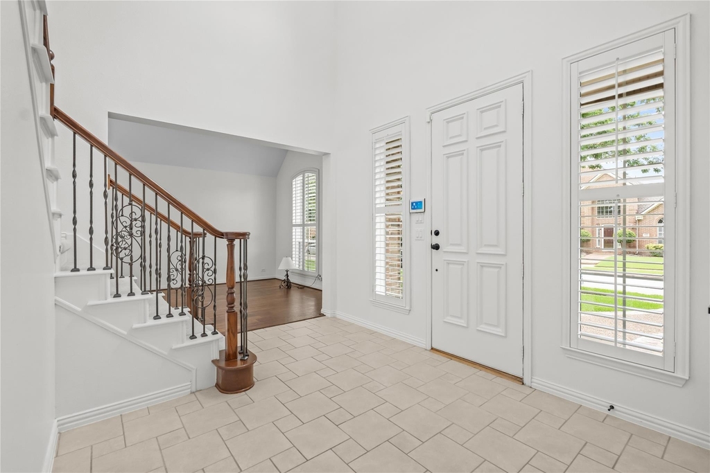 3325 Edwards Drive - Photo 2