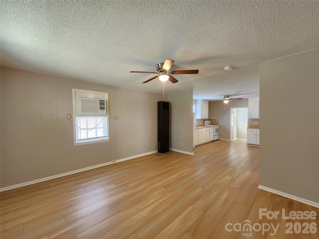 408 Cannon Street - Photo 2