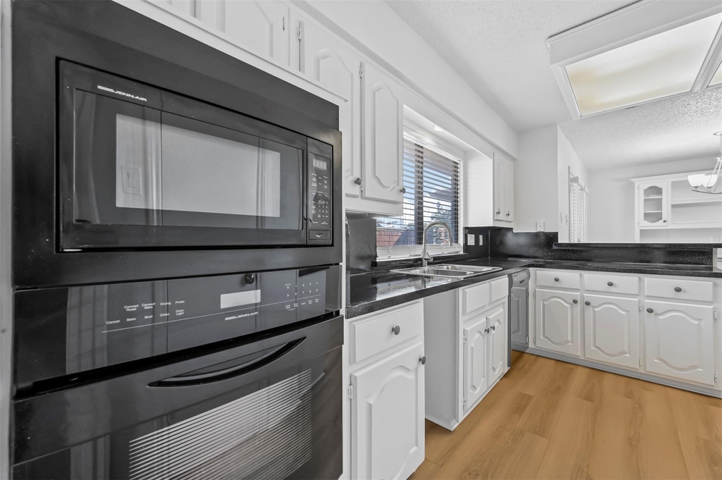 4007 Saint Christopher Lane - Photo 11