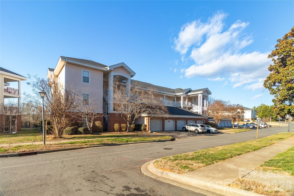 9047 Meadow Vista Road - Photo 0