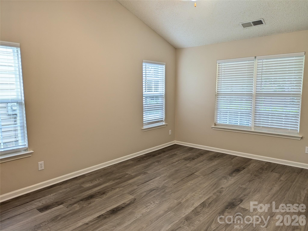 2151 Wexford Way - Photo 2