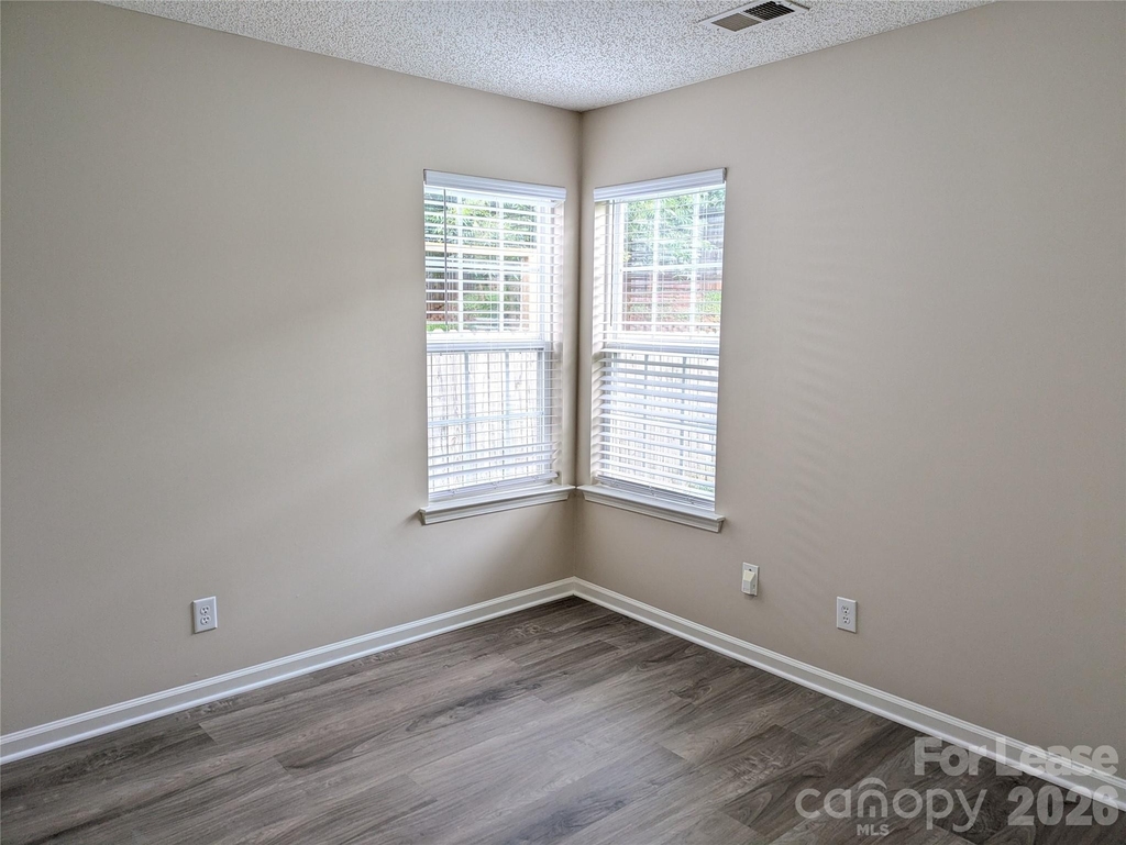 2151 Wexford Way - Photo 10