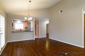 565 Hunters Glen Street - Photo 5