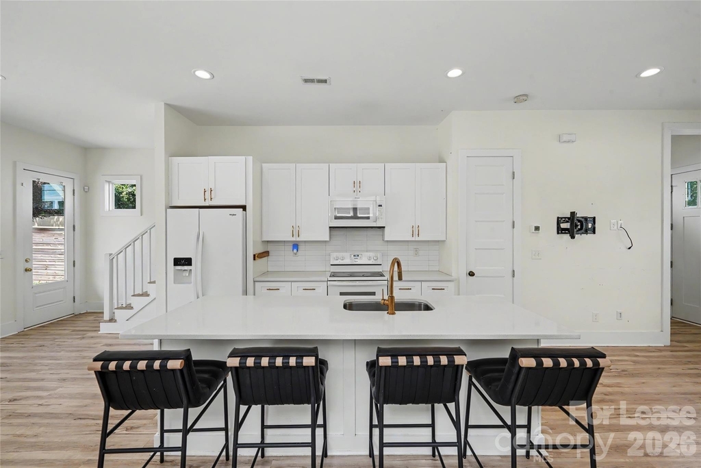 1521 Walton Road - Photo 2