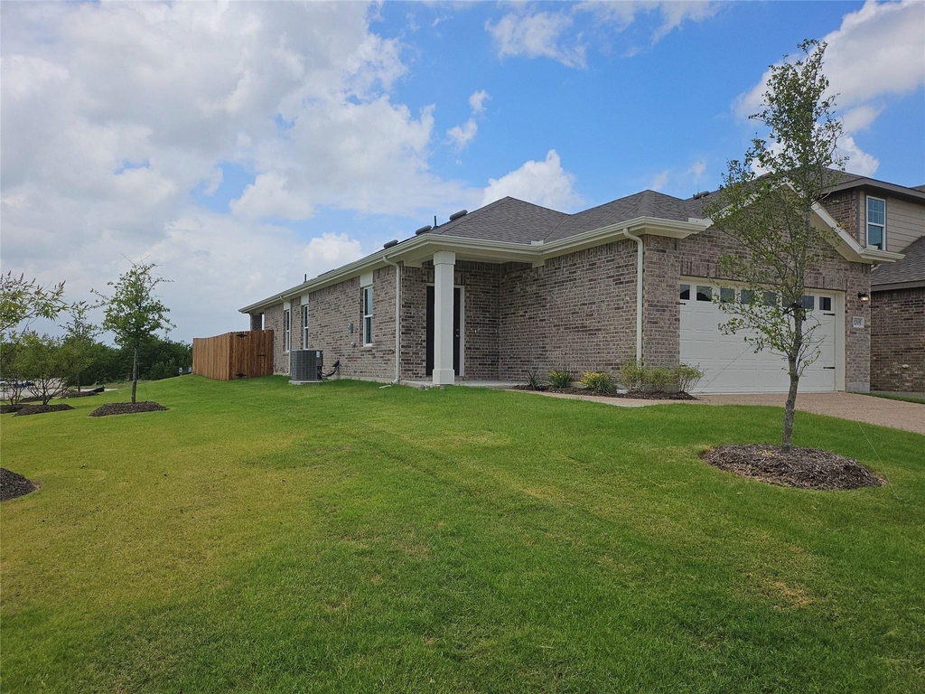 2005 Meadow Park Drive - Photo 1