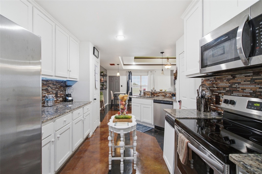 2900 Fitzhugh Avenue - Photo 11