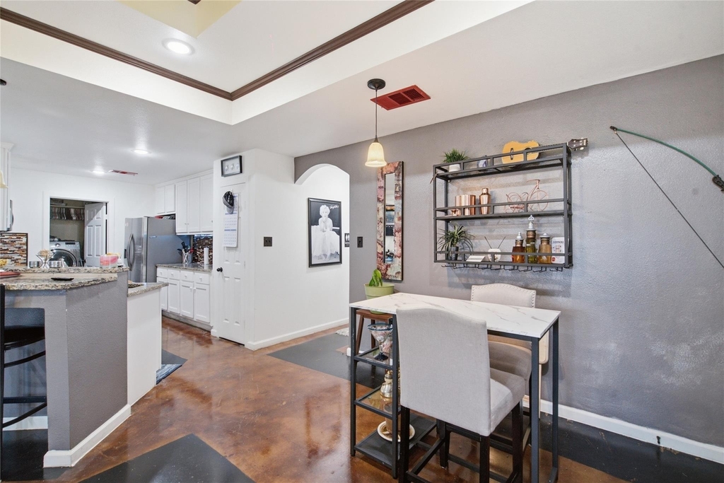 2900 Fitzhugh Avenue - Photo 7