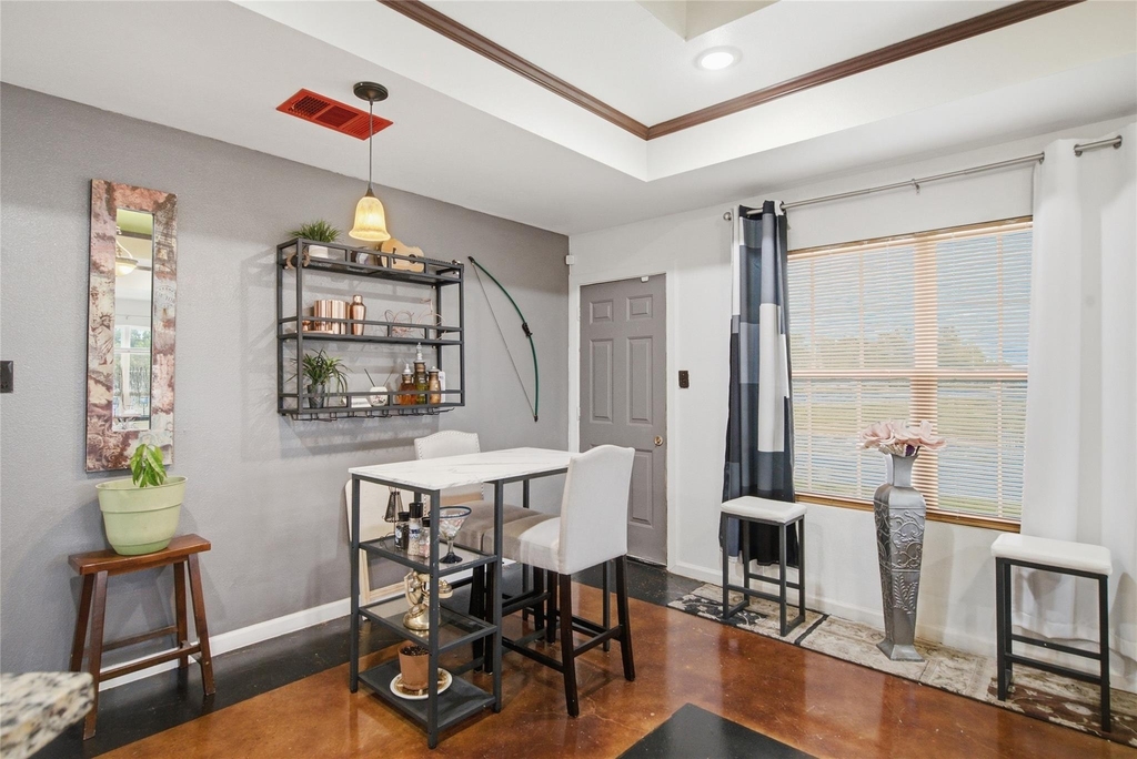 2900 Fitzhugh Avenue - Photo 6