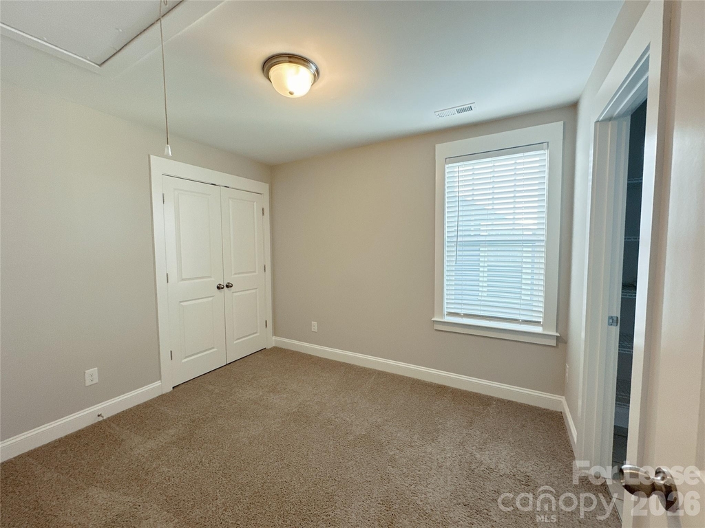 807 Mcarthur Avenue - Photo 6
