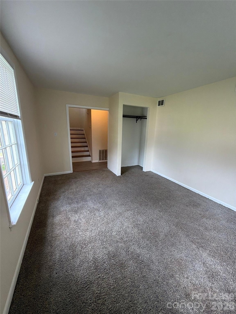 137 Sleepy Hollow Road - Photo 2