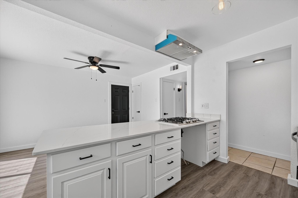 620 Royal Crest Drive - Photo 7