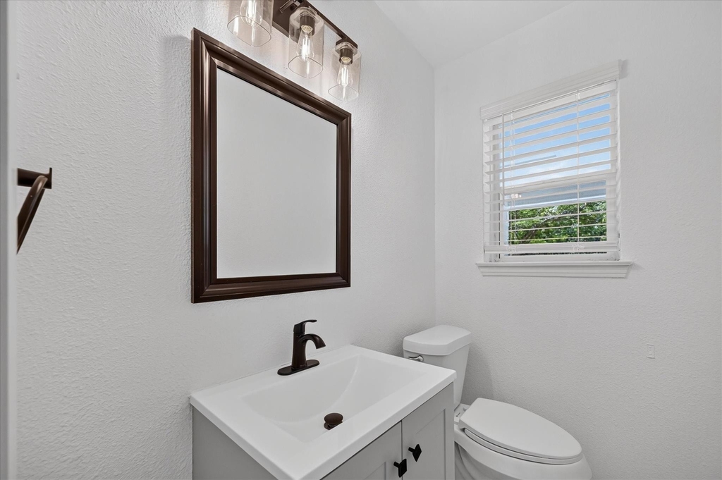 620 Royal Crest Drive - Photo 2