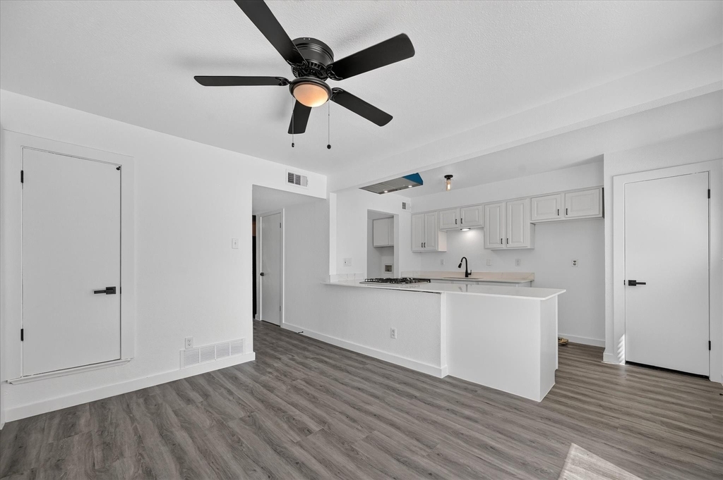 620 Royal Crest Drive - Photo 5