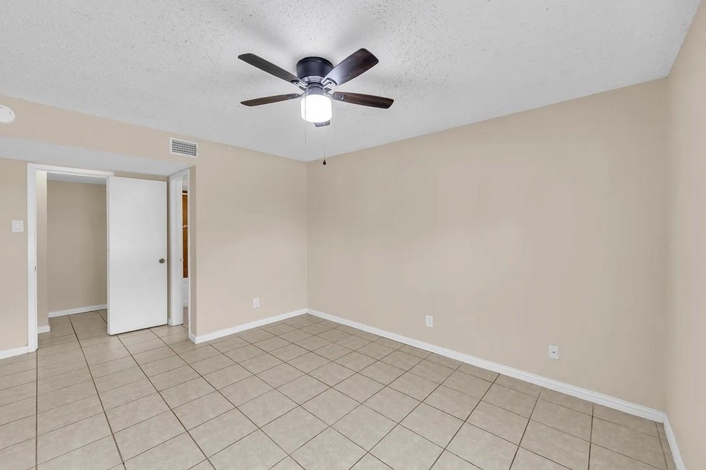 3024 Tudor Lane - Photo 9