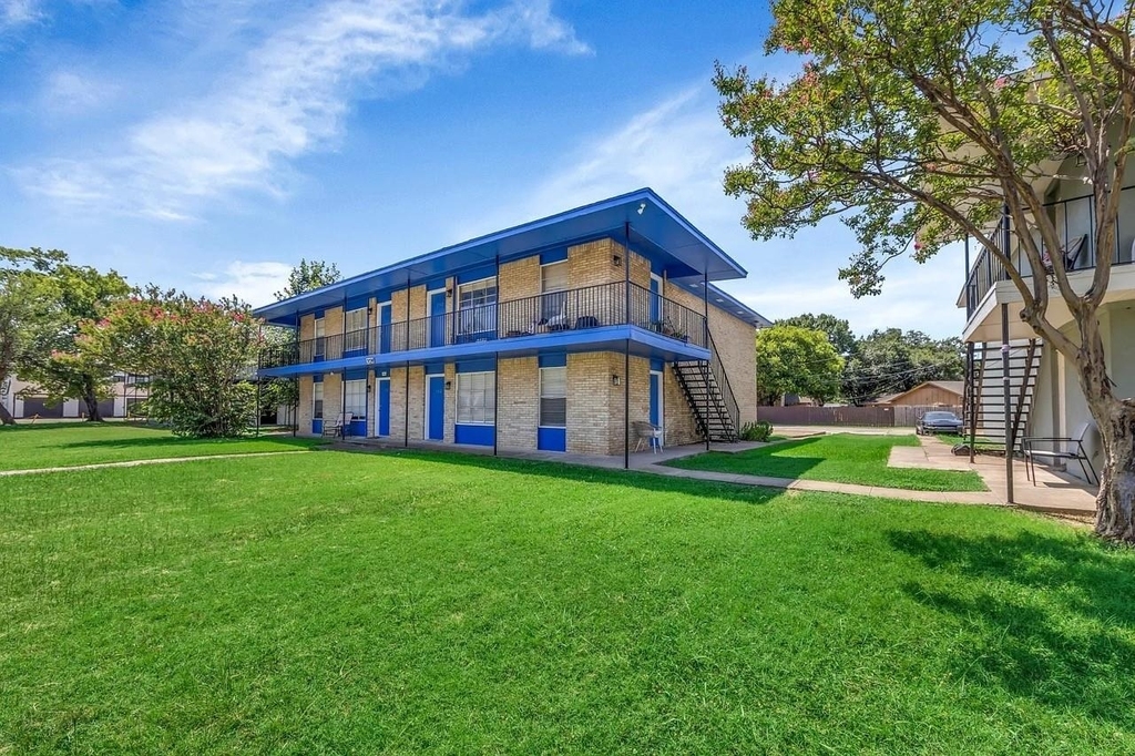 3024 Tudor Lane - Photo 1