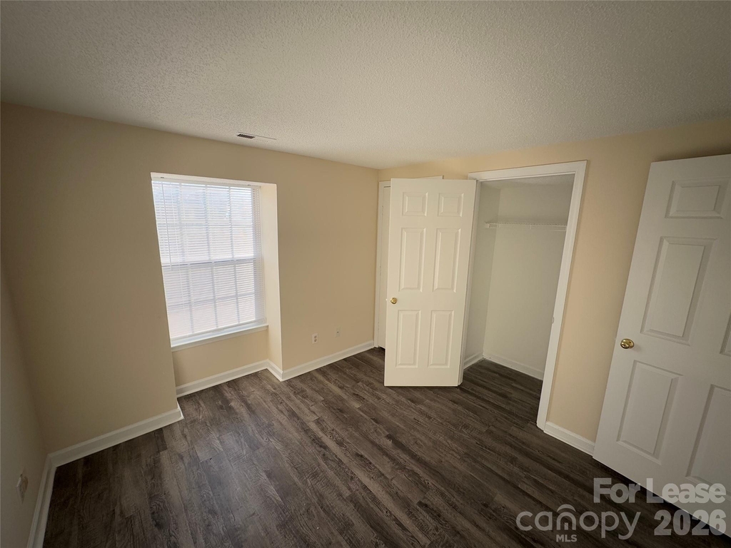 1604 Arlyn Circle - Photo 8
