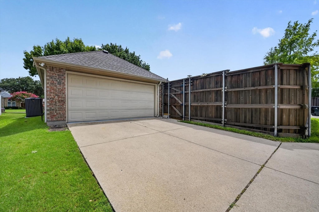 9906 Ashmont Drive - Photo 22