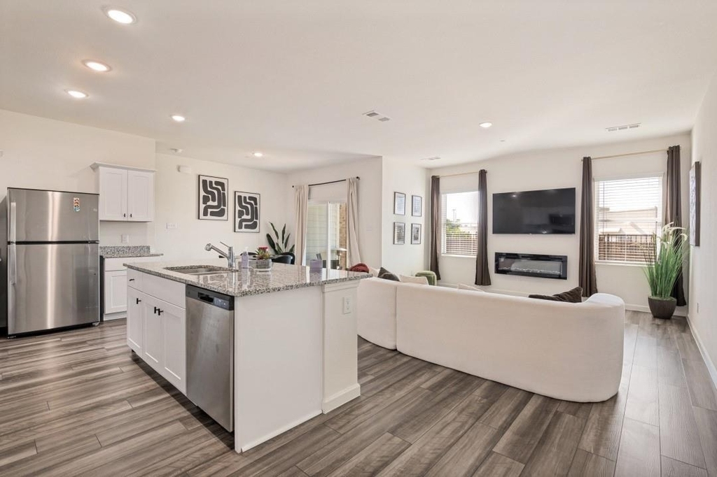 237 Berthe Court - Photo 9